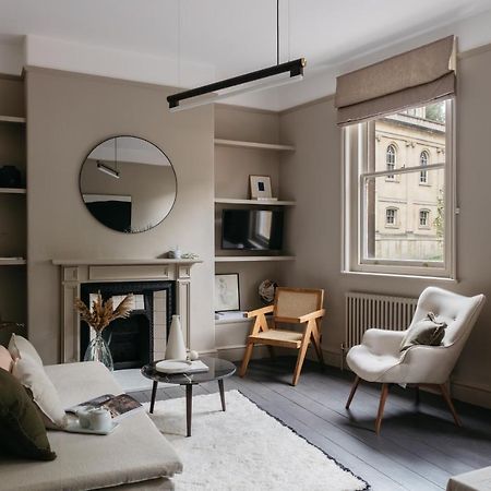 The Curator'S Apartment - Spacious 2 Bedrooms Bath Buitenkant foto