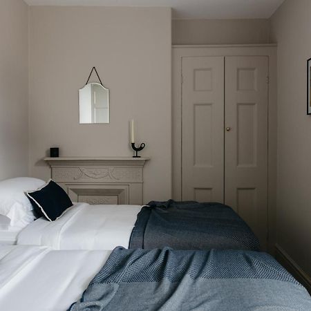 The Curator'S Apartment - Spacious 2 Bedrooms Bath Buitenkant foto