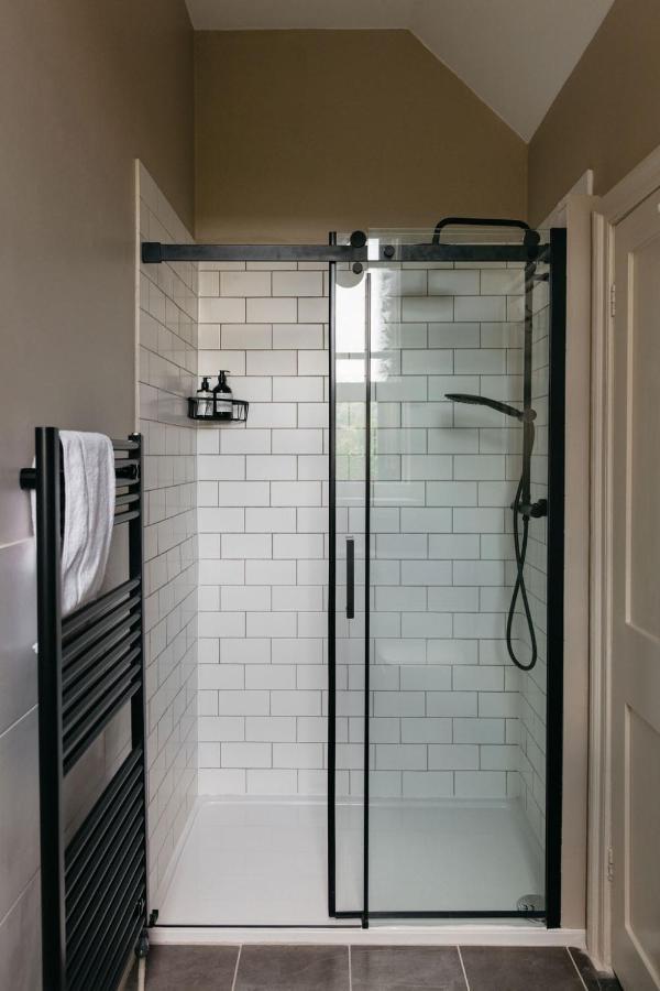 The Curator'S Apartment - Spacious 2 Bedrooms Bath Buitenkant foto