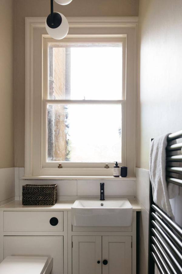 The Curator'S Apartment - Spacious 2 Bedrooms Bath Buitenkant foto