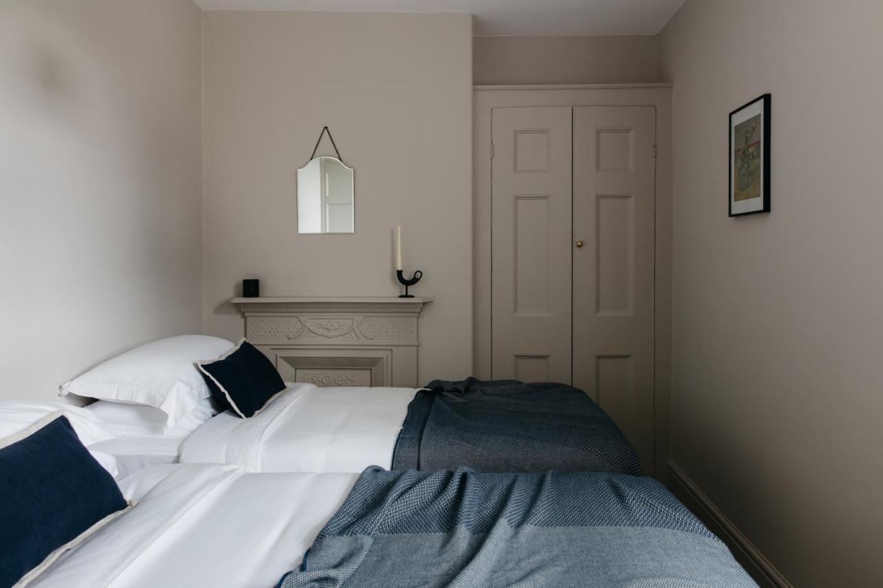The Curator'S Apartment - Spacious 2 Bedrooms Bath Buitenkant foto